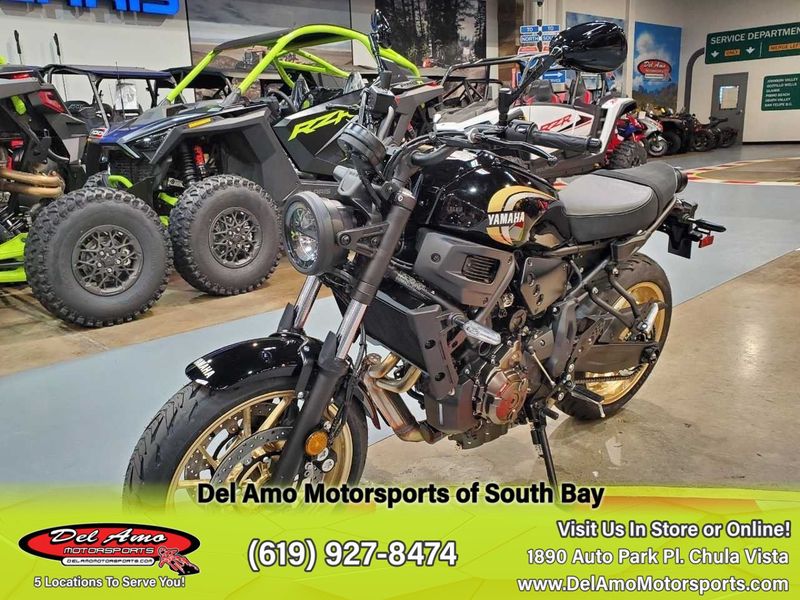 2024 Yamaha XSR700RCB  in a RAVEN exterior color. Del Amo Motorsports of South Bay (619) 547-1937 delamomotorsports.com 