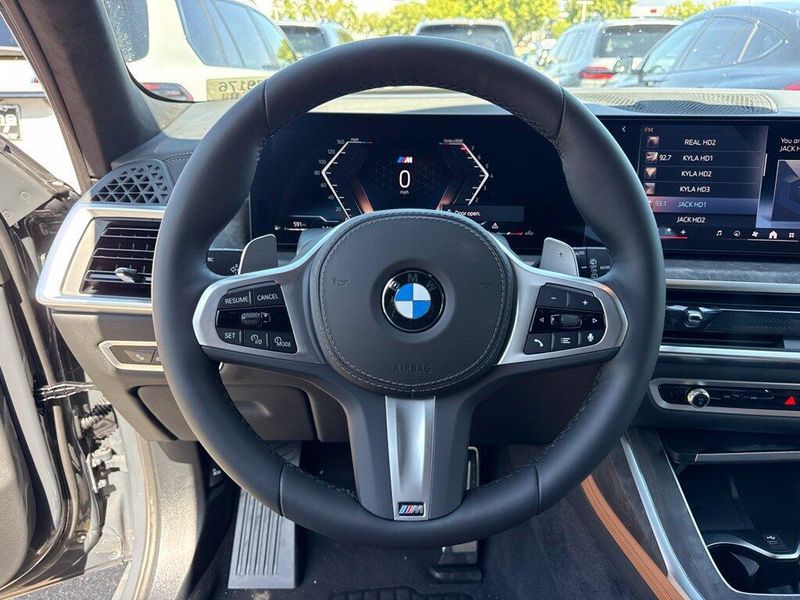 New 2027 BMW X7 xDrive40iImage 21