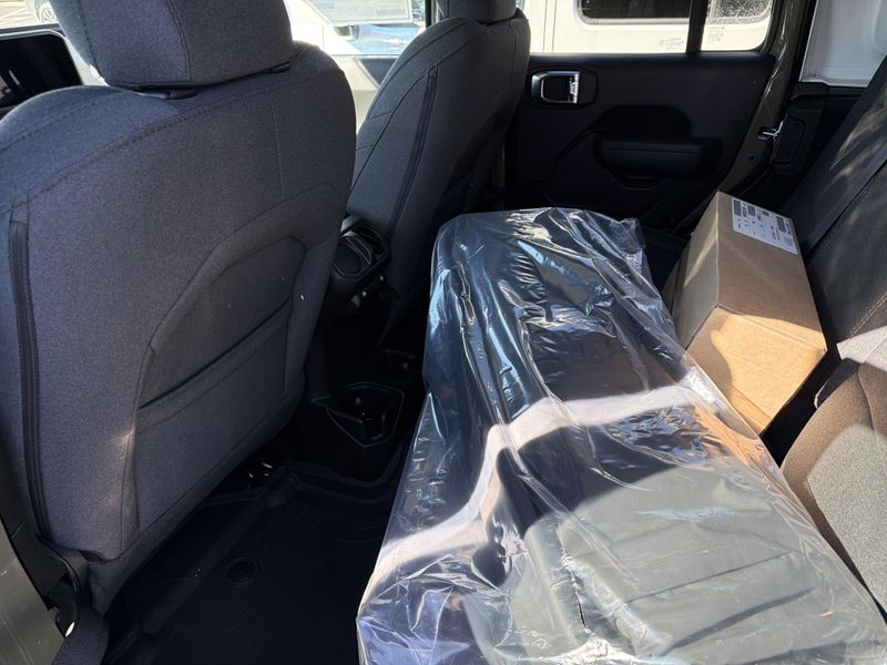 New 2026 Jeep Wrangler 4-door Sport SImage 15