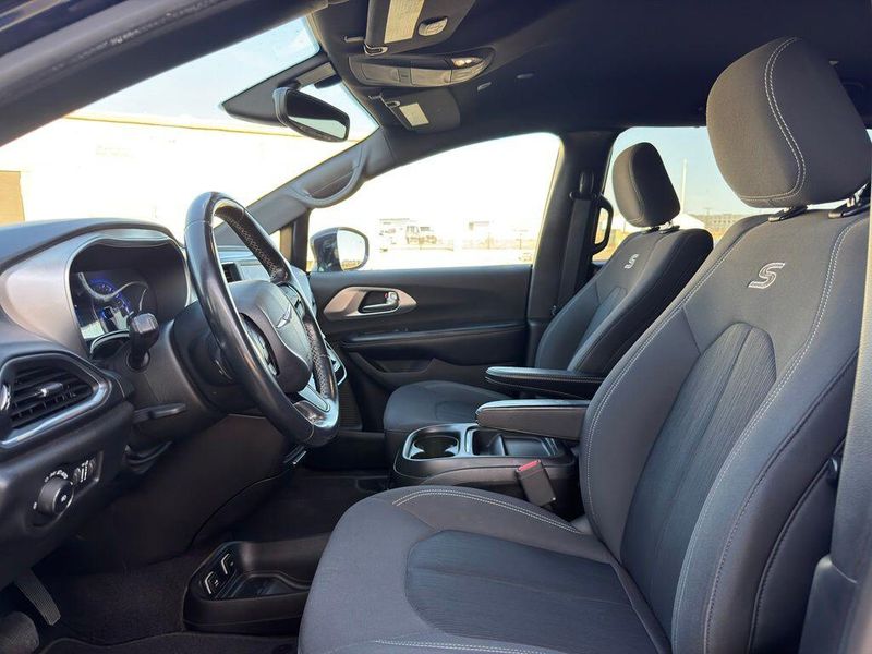 Used 2019 Chrysler Pacifica Touring PlusImage 12