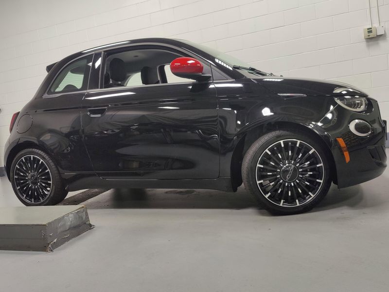 2024 Fiat 500e INSPI(RED)Image 3