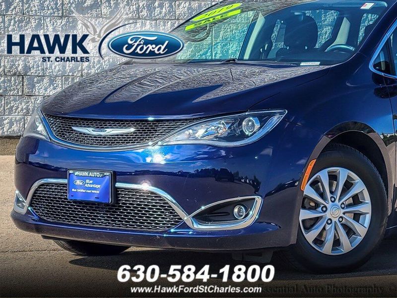 2019 Chrysler Pacifica Touring Plus photo 2