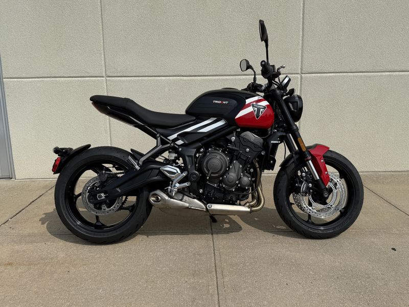 2025 Triumph TRIDENT 660Image 2