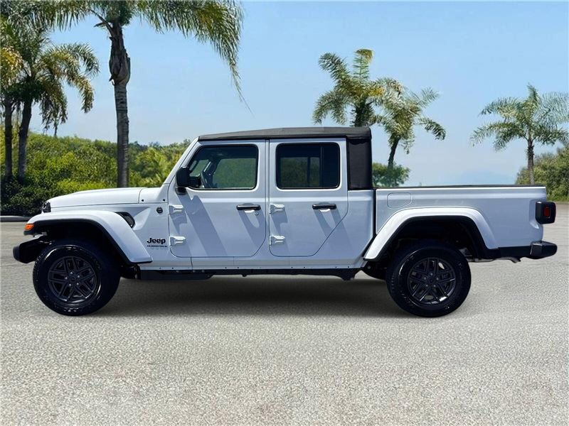 New 2026 Jeep Gladiator Sport S 4x4