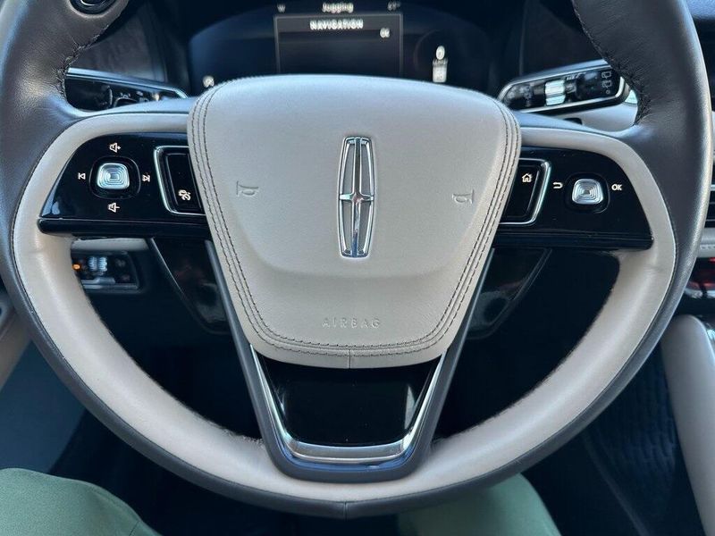 2021 Lincoln Aviator Reserve photo 3