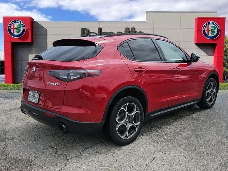 2025 Alfa Romeo Stelvio Sprint photo 5