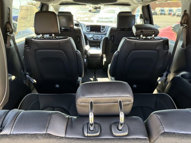 New 2026 Chrysler Pacifica LimitedImage 17
