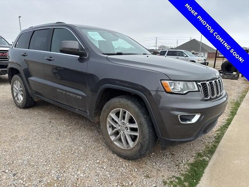 2017 Jeep Grand Cherokee LaredoImage 1