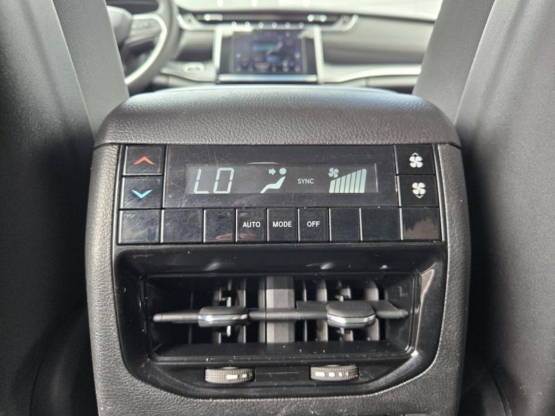 Used 2023 Jeep Grand Cherokee L Laredo 4x2