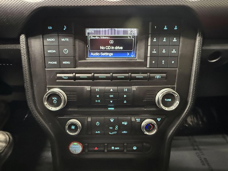 Used 2017 Ford Mustang Image 23