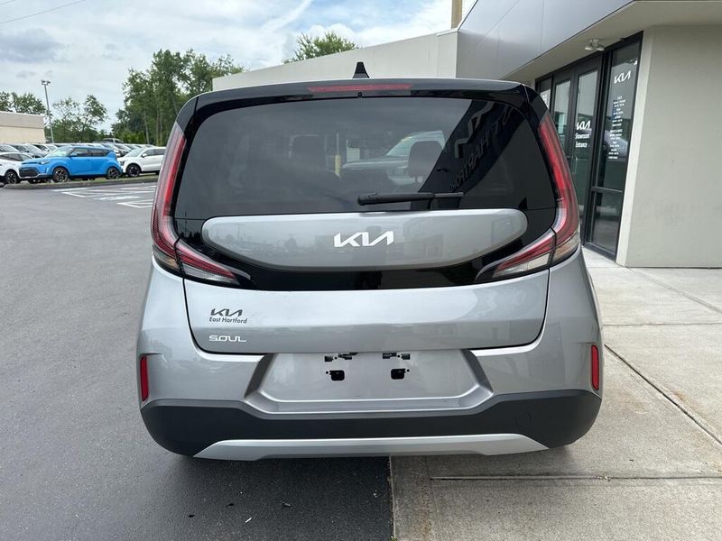 2023 Kia Soul LXImage 6
