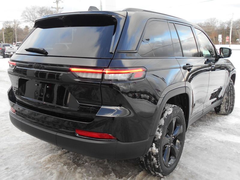 2025 Jeep Grand Cherokee Image 29