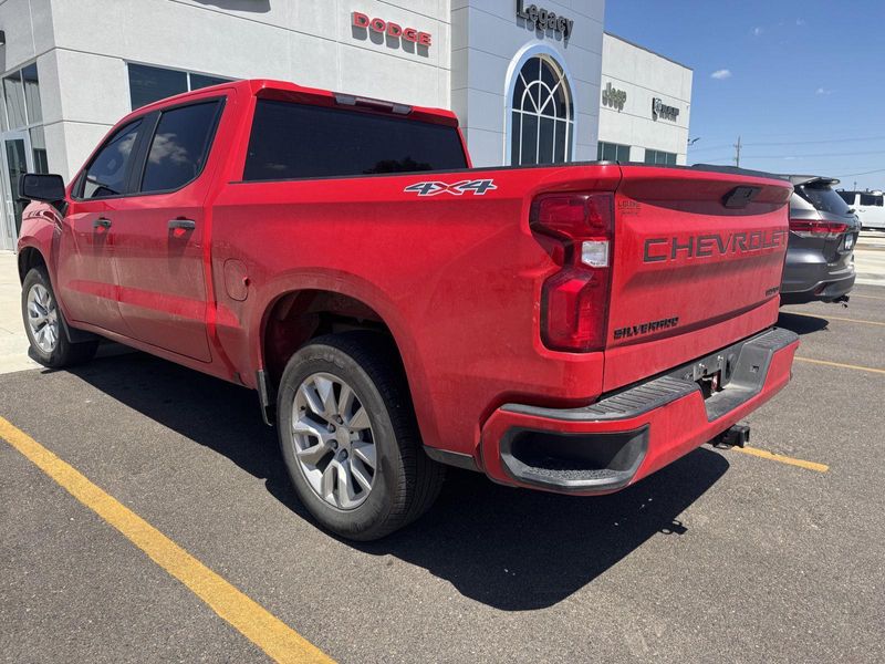 2022 Chevrolet Silverado 1500 Custom photo 3