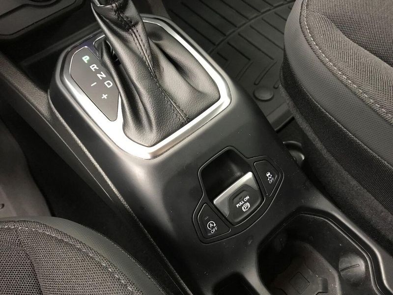 Used 2023 Jeep Renegade LatitudeImage 12