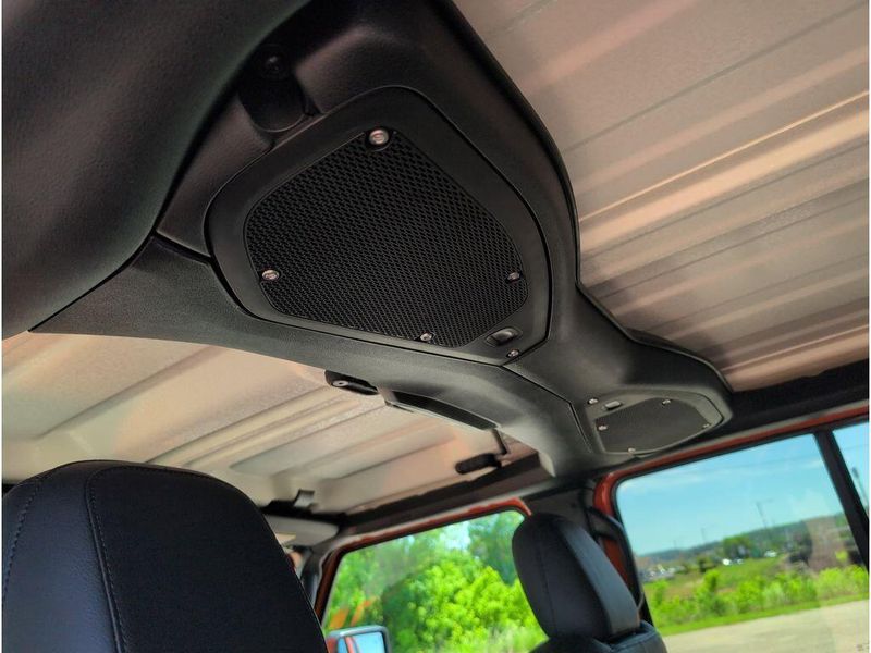 New 2026 Jeep Wrangler 4-door SaharaImage 35