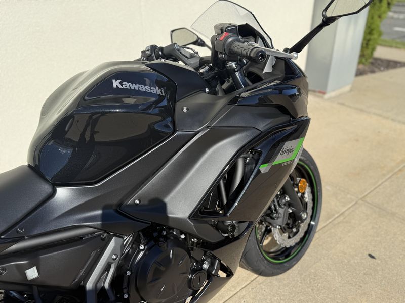 2025 Kawasaki NINJA 650Image 7