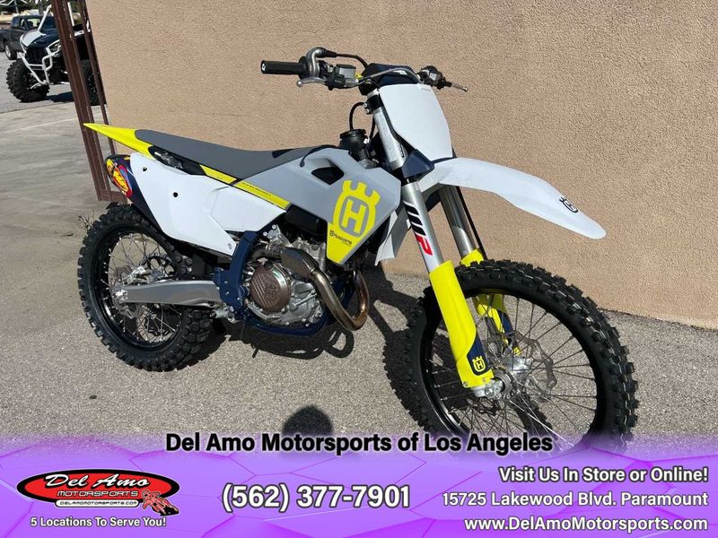 2024 HUSQVARNA FC 450  in a WHITE exterior color. Del Amo Motorsports of Los Angeles (562) 262-9181 delamomotorsports.com 