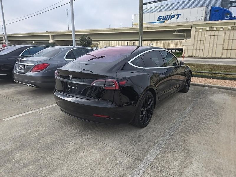 Used 2018 Tesla Model 3 Long RangeImage 3