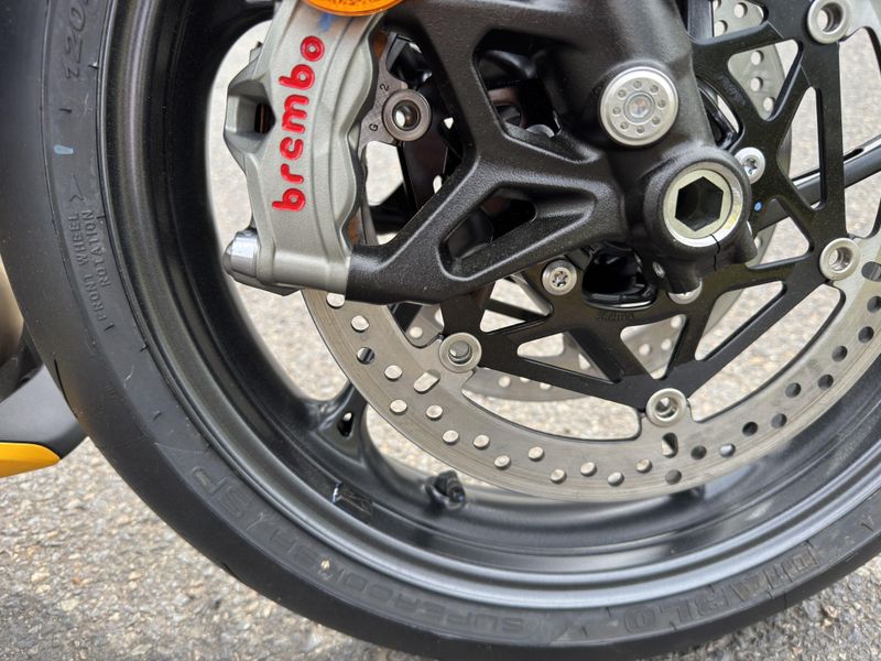 2025 Triumph Street Triple 765 RS - COSMIC YELLOW 