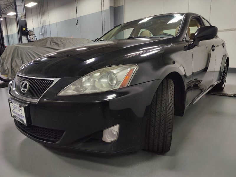 2008 Lexus IS 250 AWD Luxury w/Sunroof & NavImage 8