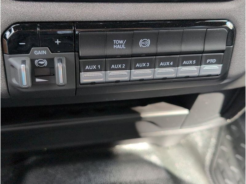 New 2026 RAM 3500 Tradesman Crew Cab Chassis 4x4 60