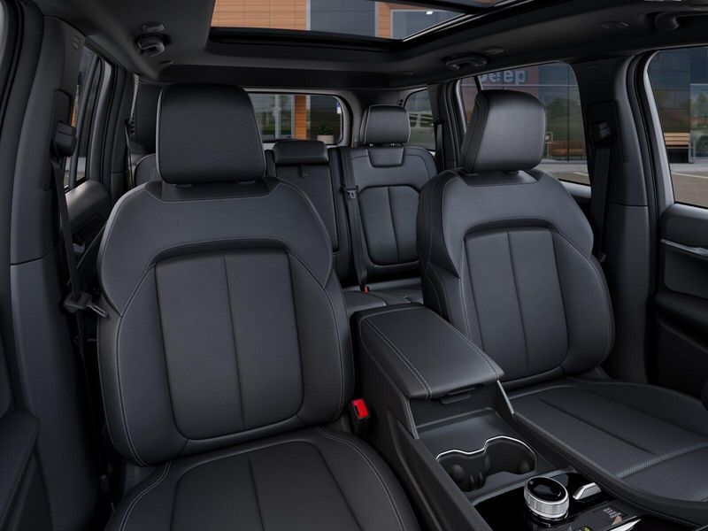 New 2026 Jeep Grand Cherokee Limited Reserve 4x4Image 42