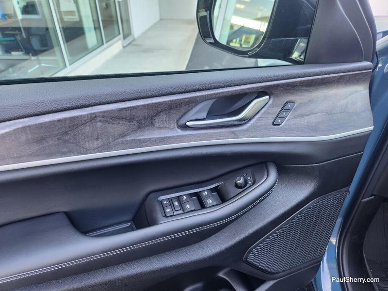 New 2026 Jeep Grand Cherokee Limited Altitude