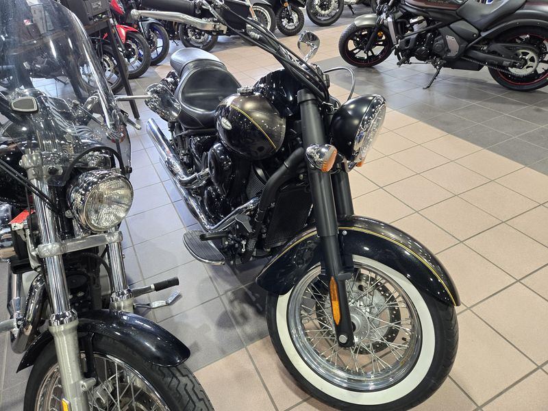 2023 Kawasaki VULCAN 900 CLASSIC Image 1