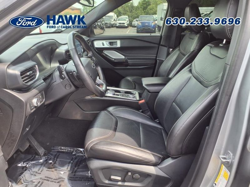 2022 Ford Explorer ST photo 10