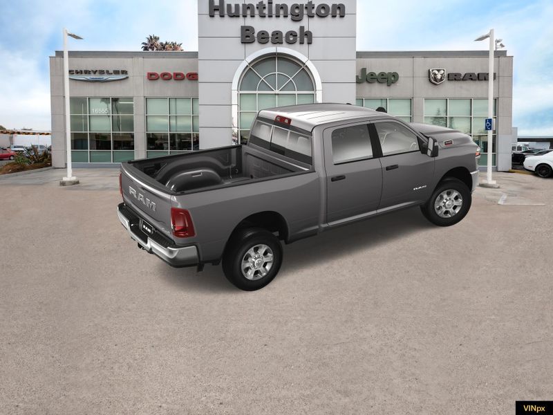 2025 RAM 3500 Big Horn Crew Cab 4x4Image 6