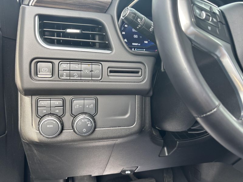 Used 2022 Chevrolet Suburban Z71Image 31