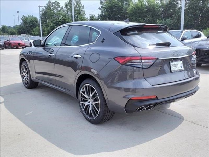 2024 Maserati Levante ModenaImage 9