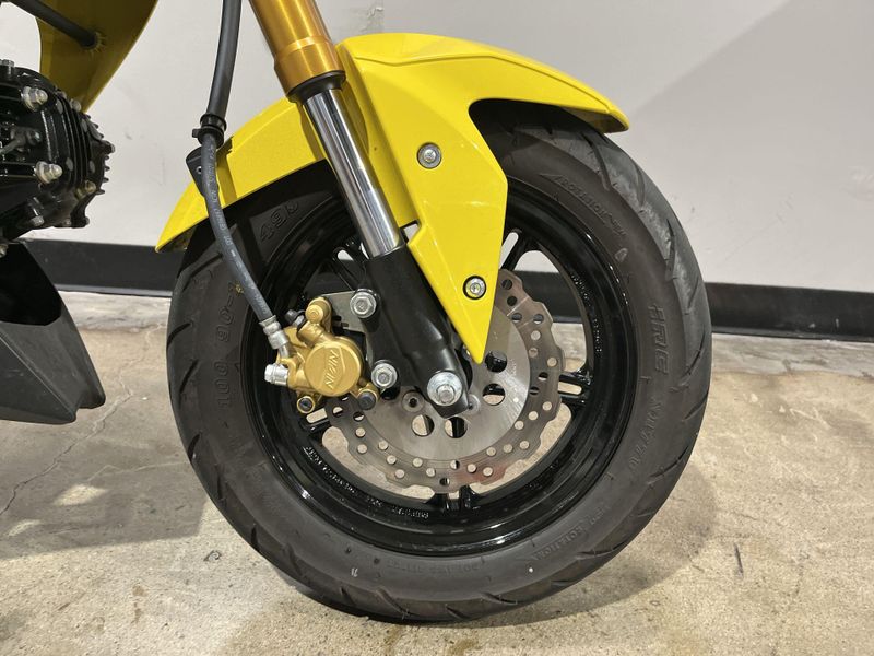 Used 2022 Kawasaki Z125 PRO Base Image 19