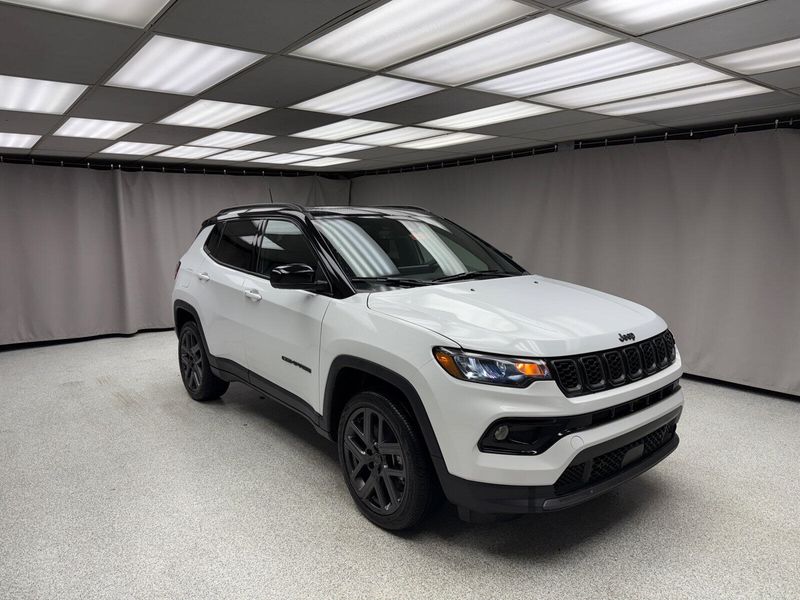 New 2025 Jeep Compass Limited 4x4Image 4