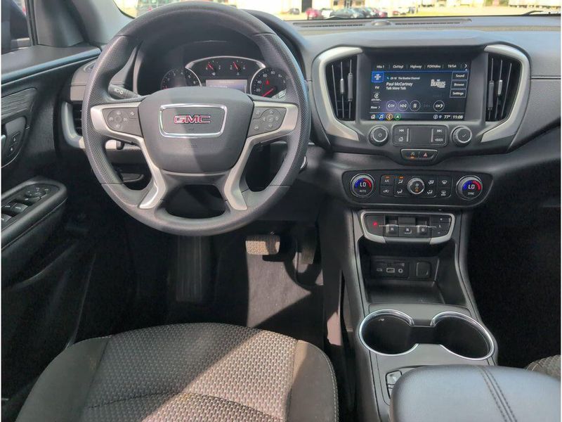 Used 2024 GMC Terrain SLEImage 33