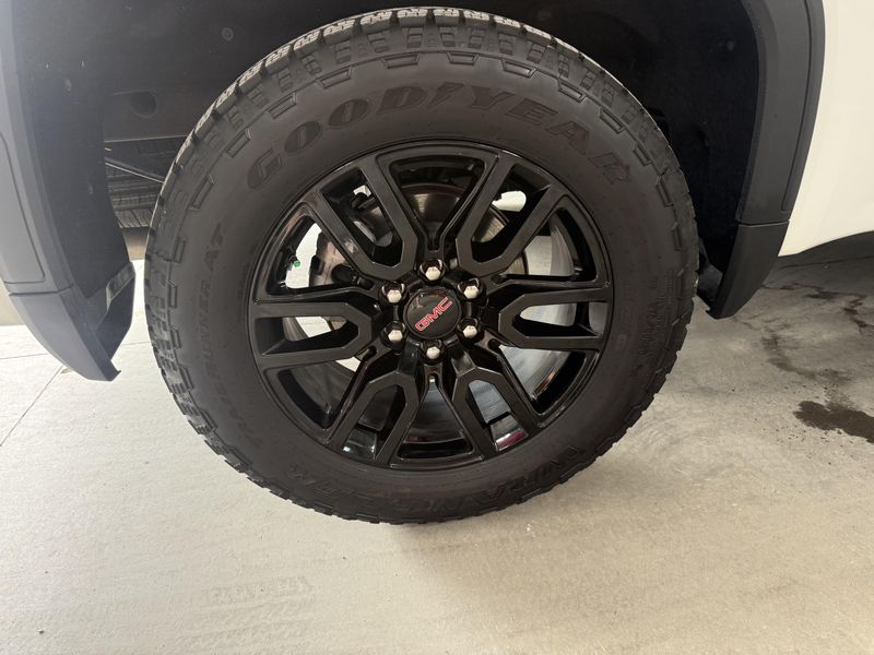 Used 2026 GMC Sierra 1500 ElevationImage 5