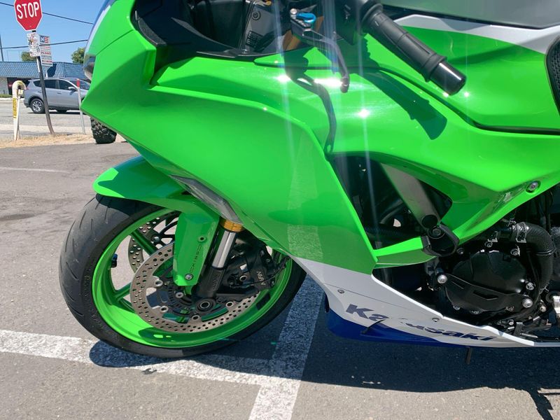 Used 2024 Kawasaki Ninja ZX-6R ABS Image 13
