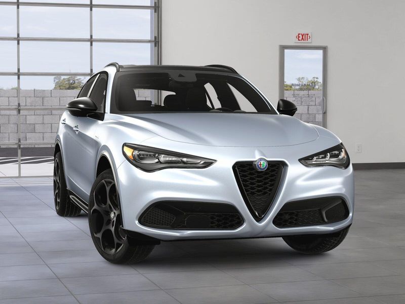 2025 Alfa Romeo Stelvio Sprint Base photo 3