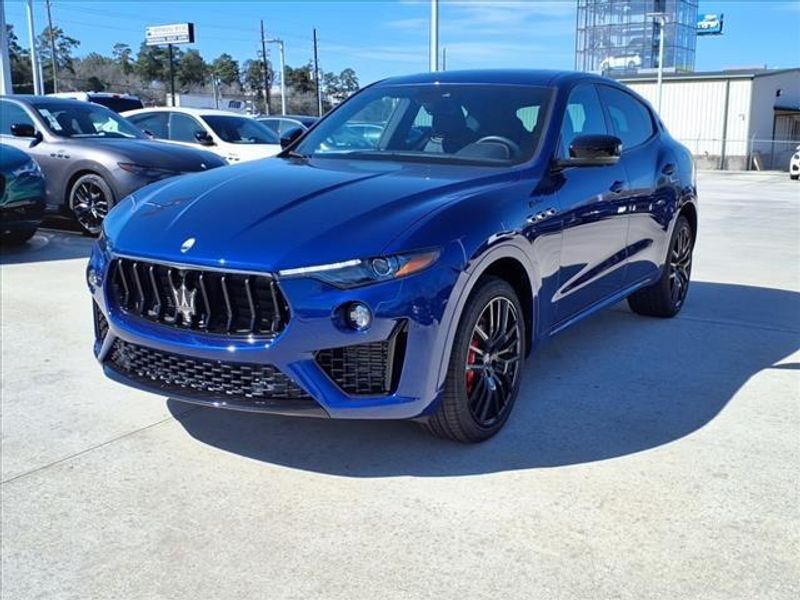 2024 Maserati Levante ModenaImage 2