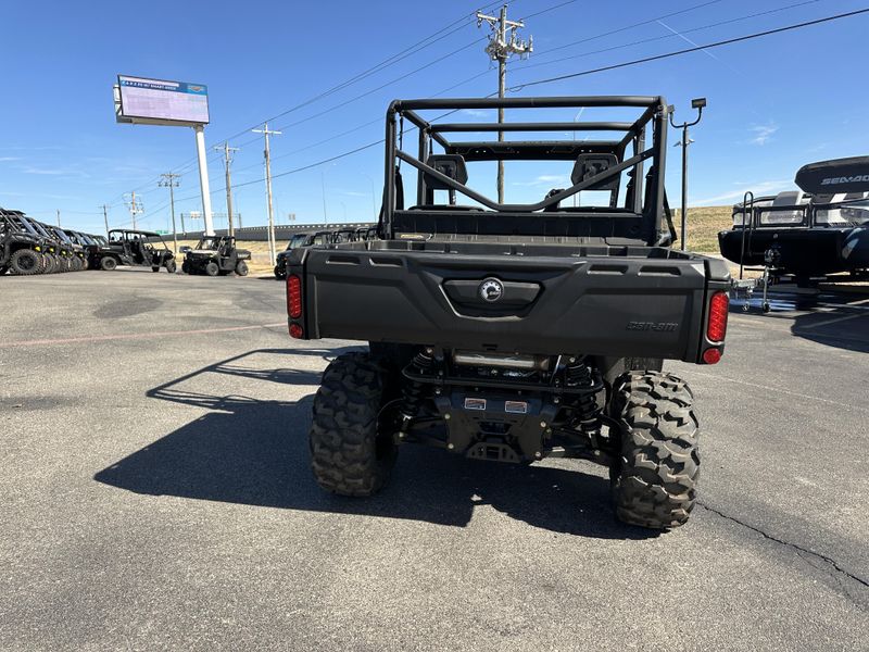 2025 Can-Am DEFENDER MAX DPS HD7 WILDLAND CAMOImage 5