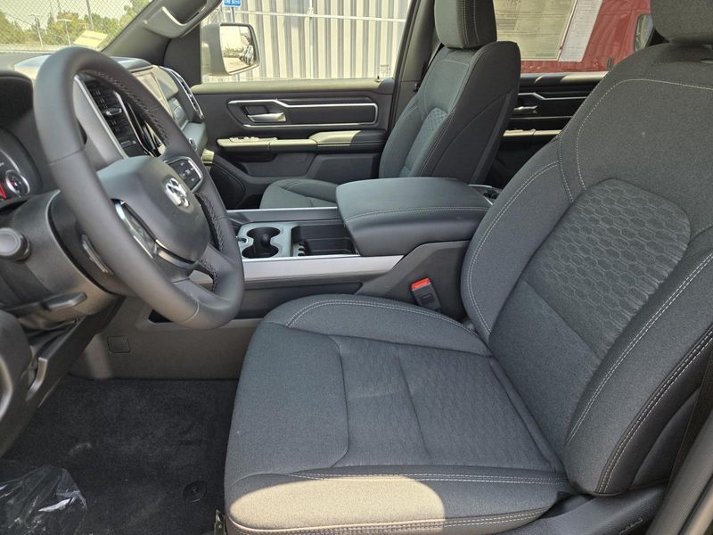 New 2026 RAM 1500 Big Horn Crew Cab 4x2 5'7' Box