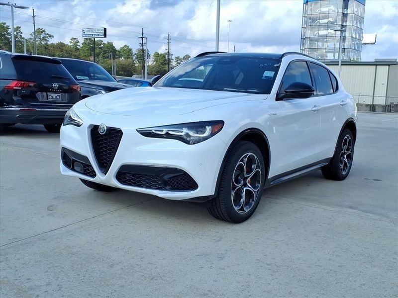 New 2025 Alfa Romeo Stelvio VeloceImage 2