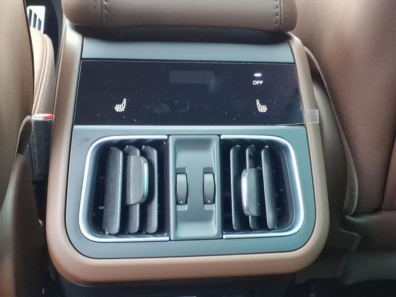 New 2026 Maserati Grecale ModenaImage 12