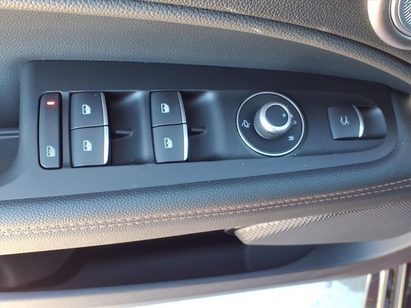 New 2025 Alfa Romeo Stelvio IntensaImage 16