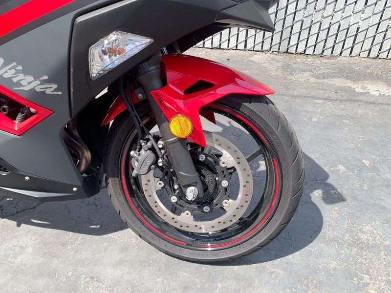 Used 2025 Kawasaki Ninja 500 ABS Image 12