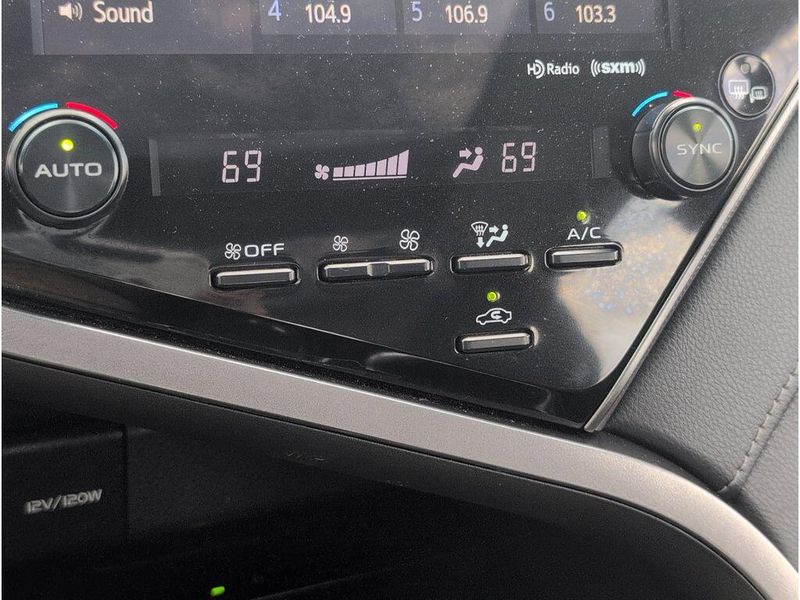 2019 Toyota Camry XSEImage 15