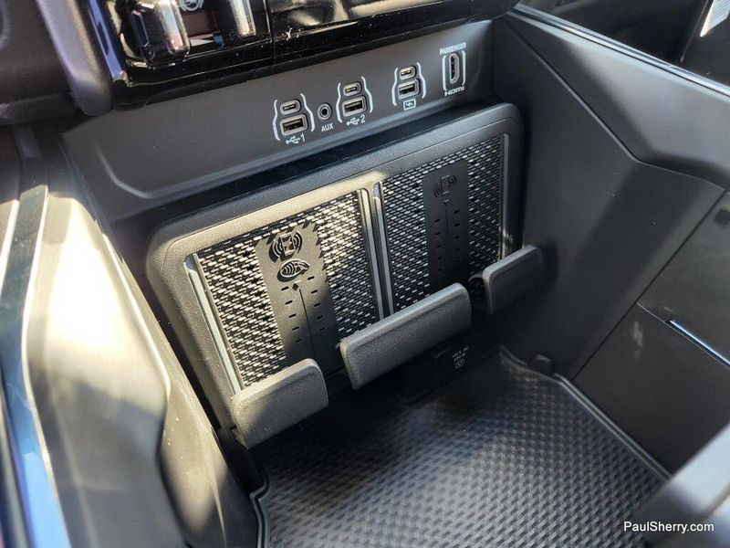 New 2026 RAM 1500 Laramie Crew Cab 4x4 5'7' Box