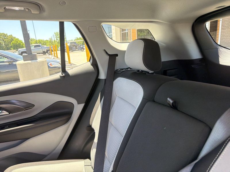 Used 2022 GMC Terrain SLEImage 21