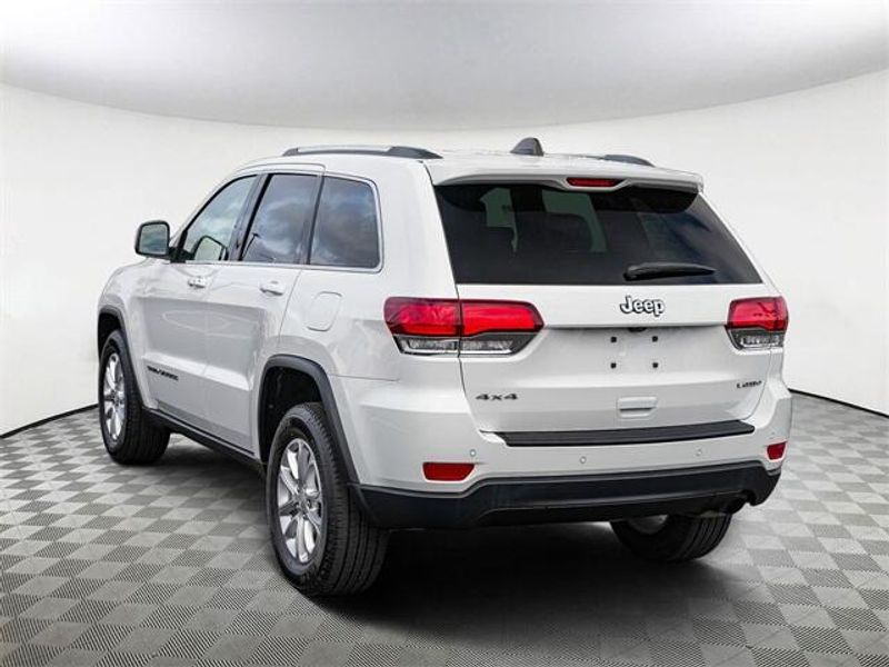 2021 Jeep Grand Cherokee Laredo XImage 6