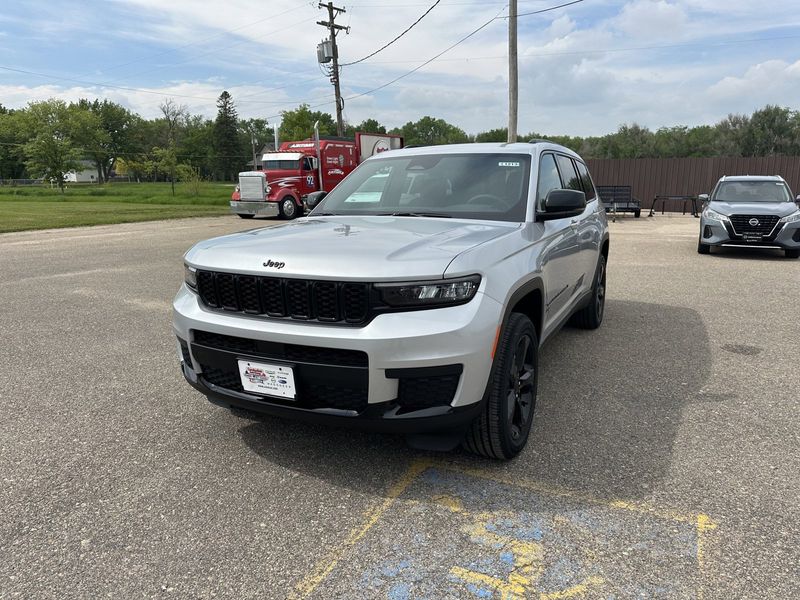 2024 Jeep Grand Cherokee L Altitude X 4x4Image 4